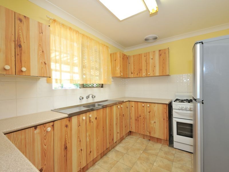 30 Adamson Road, Parmelia WA 6167