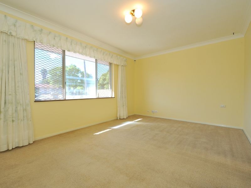 30 Adamson Road, Parmelia WA 6167