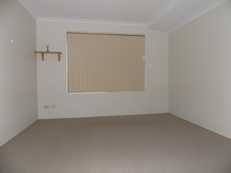 15 Warrior Pass, Bertram WA 6167