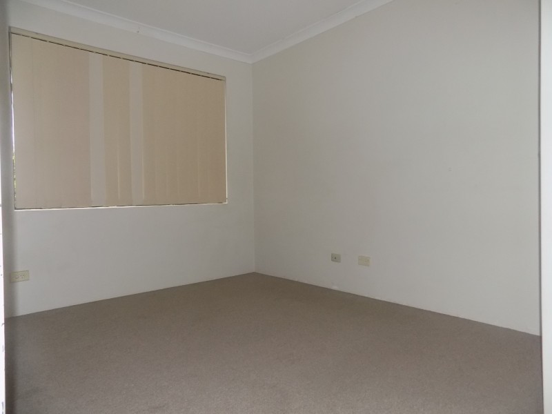 15 Warrior Pass, Bertram WA 6167
