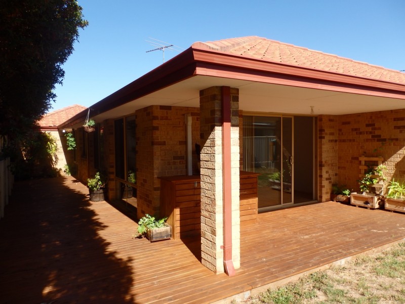 11 Gorman Place, Calista WA 6167