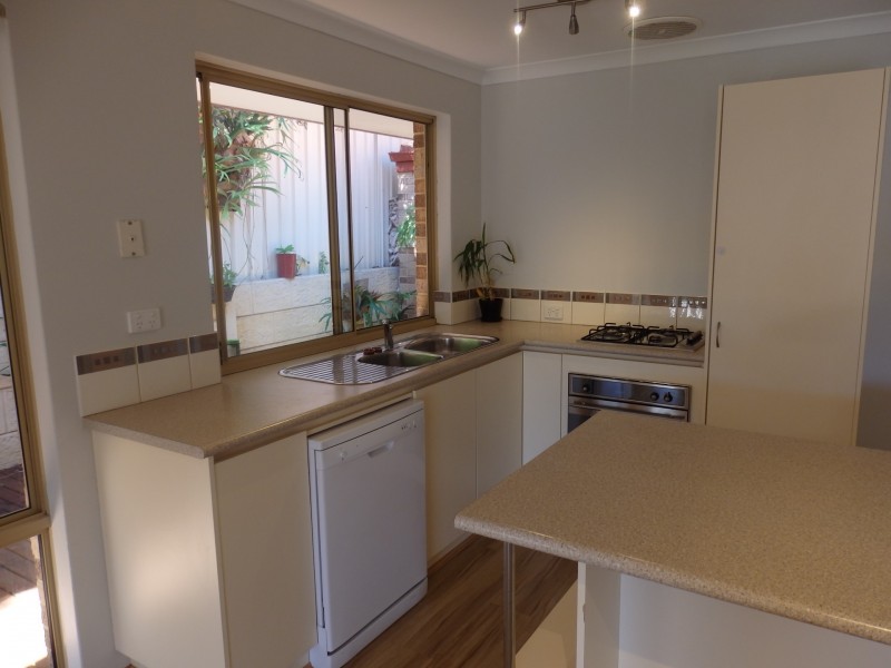 11 Gorman Place, Calista WA 6167