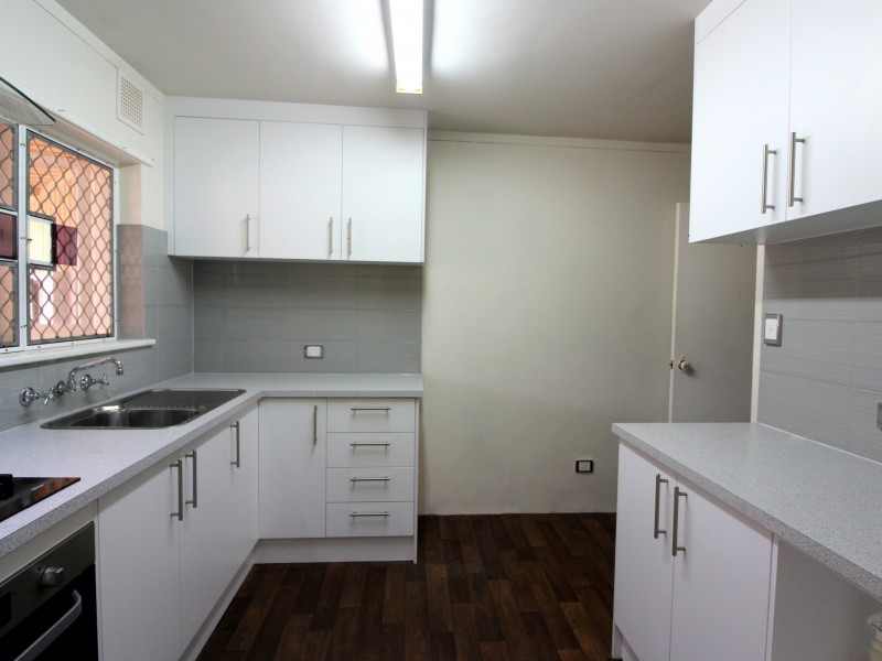 1/2 Elmslie Street, Orelia WA 6167