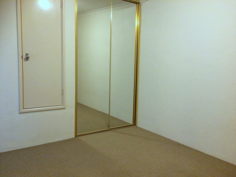 1/2 Elmslie Street, Orelia WA 6167