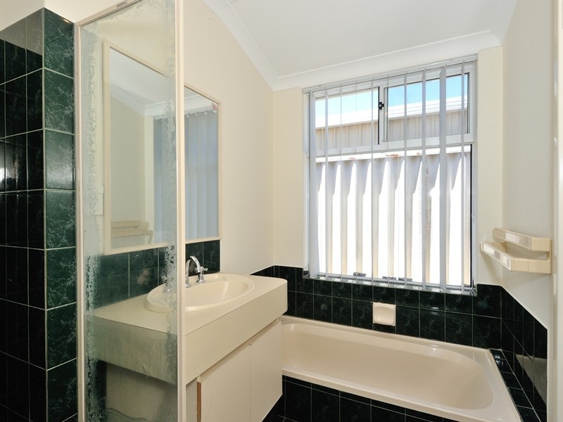 15 Dalrymple Drive, Leda WA 6170