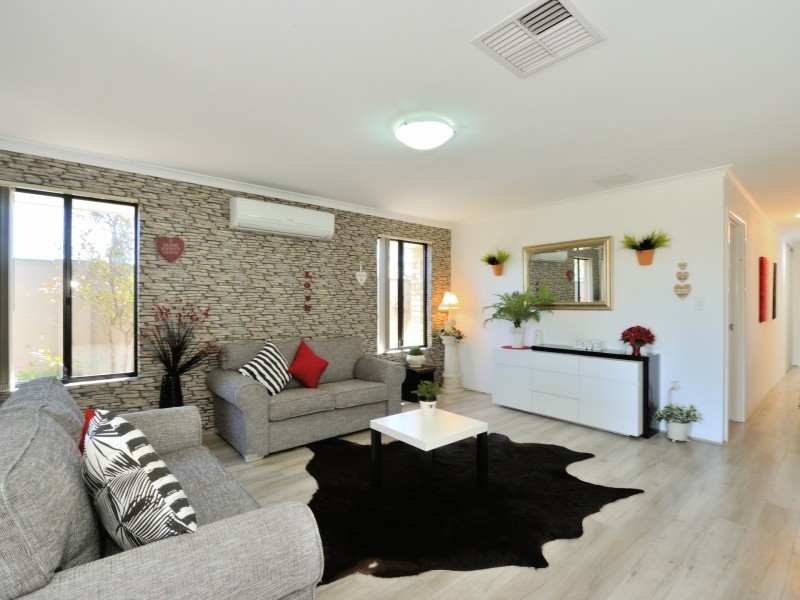 2 Onyx Lane, Wellard WA 6170