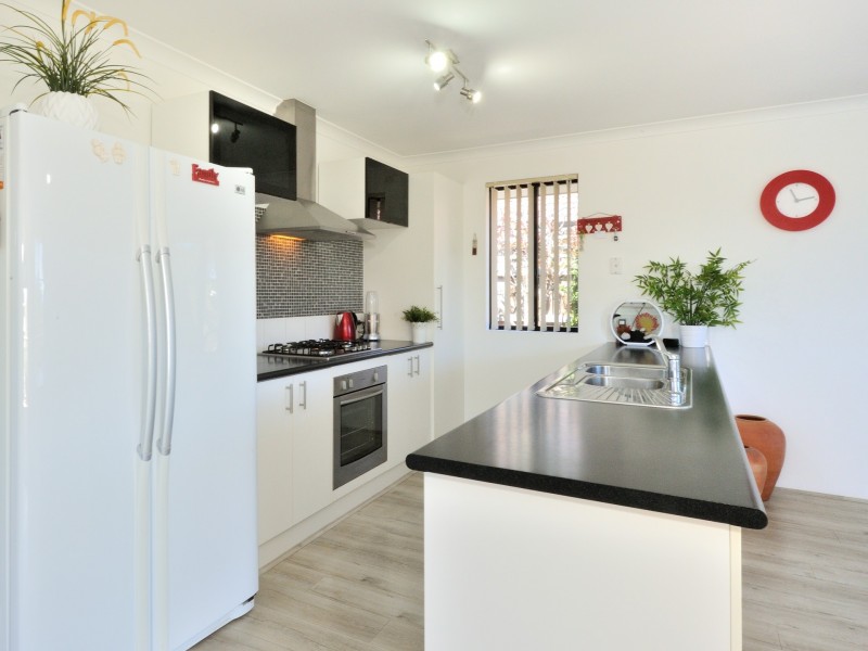 2 Onyx Lane, Wellard WA 6170