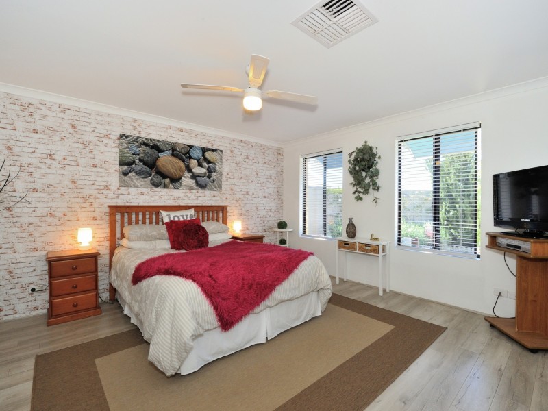 2 Onyx Lane, Wellard WA 6170