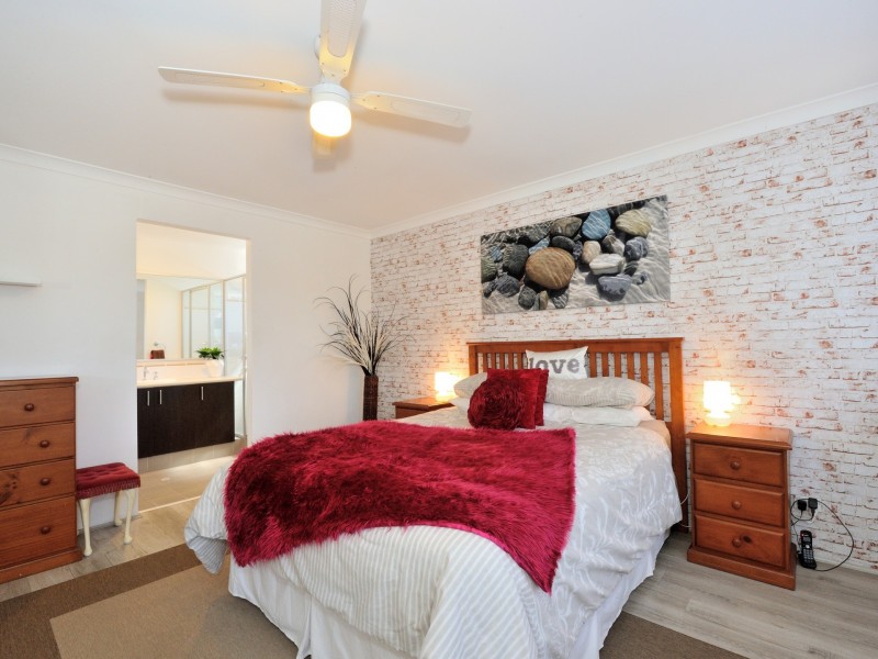 2 Onyx Lane, Wellard WA 6170