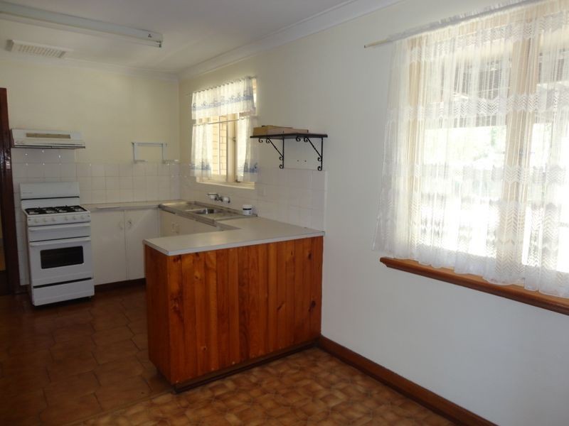 5 Chapman Road, Calista WA 6167
