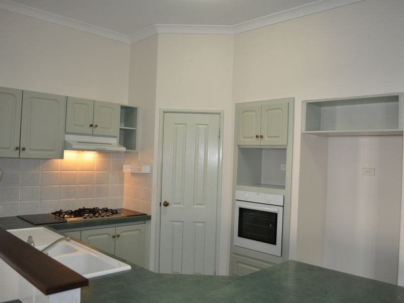 13 Montmartre Green, Port Kennedy WA 6172