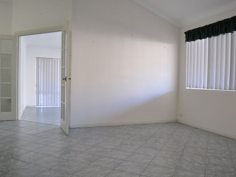 13 Montmartre Green, Port Kennedy WA 6172