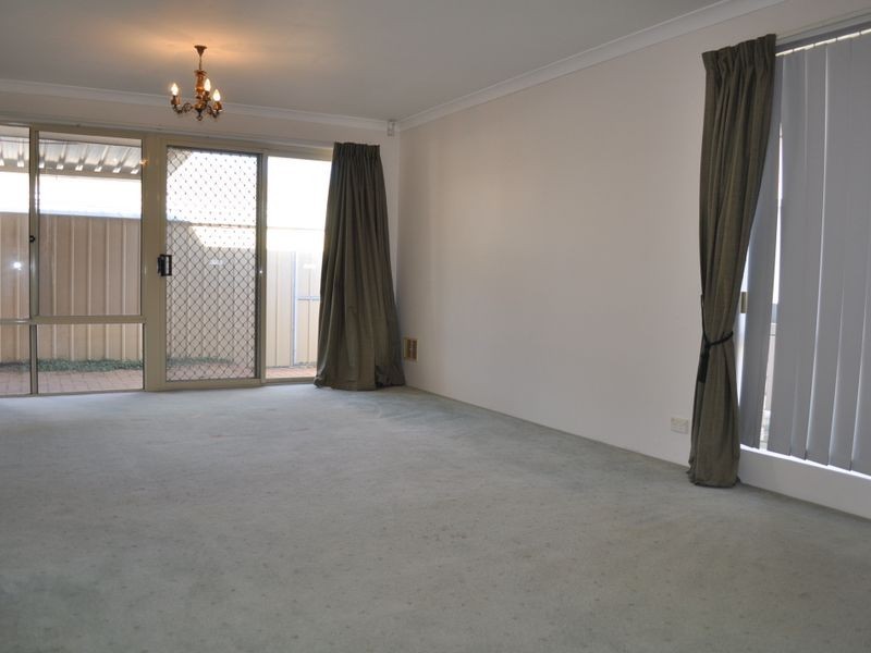 13 Montmartre Green, Port Kennedy WA 6172