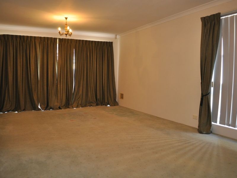 13 Montmartre Green, Port Kennedy WA 6172