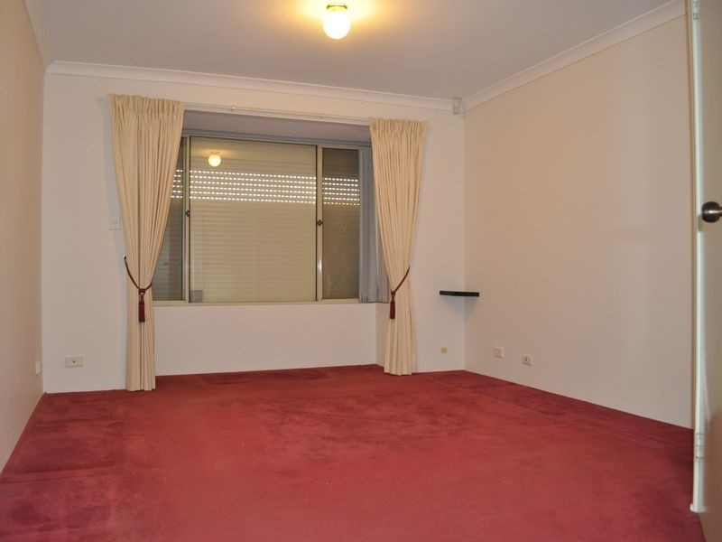 13 Montmartre Green, Port Kennedy WA 6172