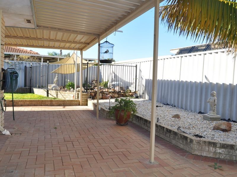 13 Montmartre Green, Port Kennedy WA 6172