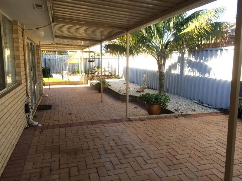 13 Montmartre Green, Port Kennedy WA 6172