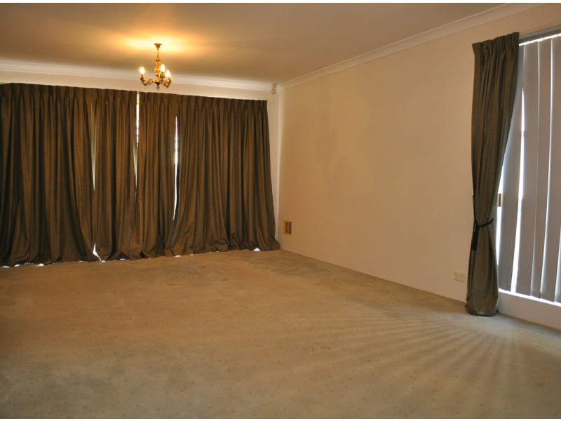 13 Montmartre Green, Port Kennedy WA 6172