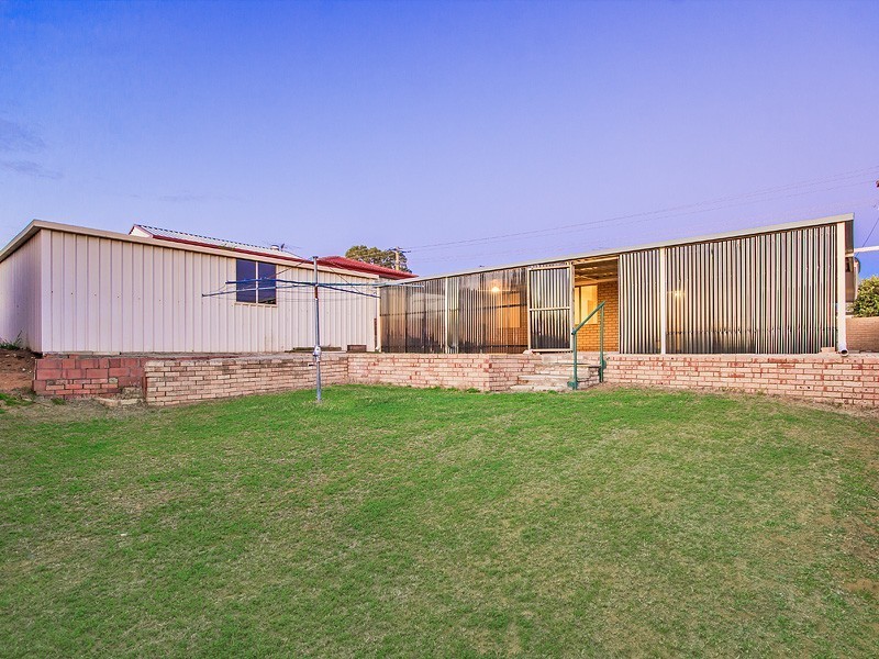 127 Parmelia Avenue, Parmelia WA 6167