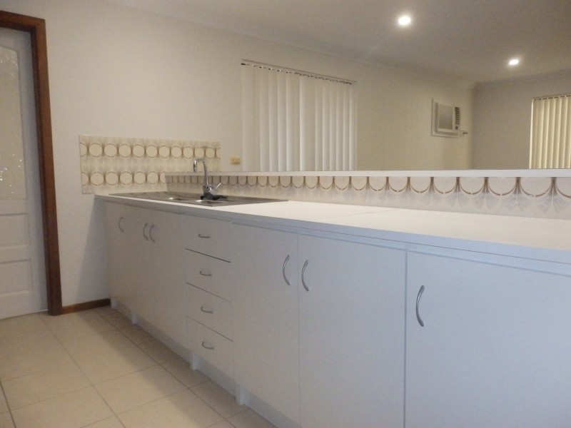 39 Seabrooke Ave, Rockingham WA 6168