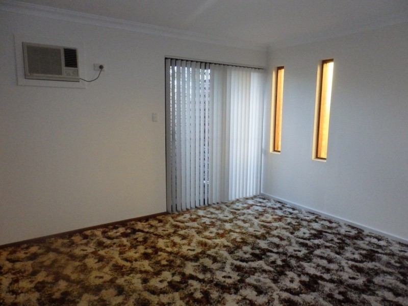 39 Seabrooke Ave, Rockingham WA 6168