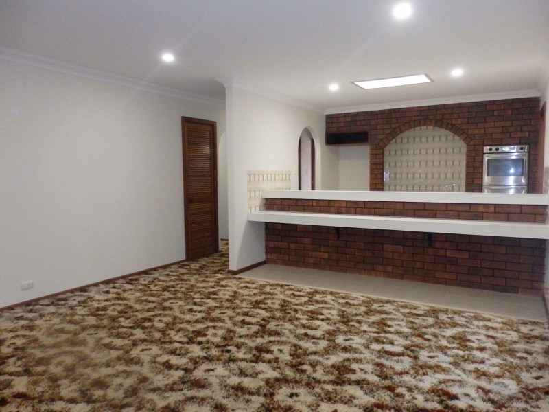 39 Seabrooke Ave, Rockingham WA 6168