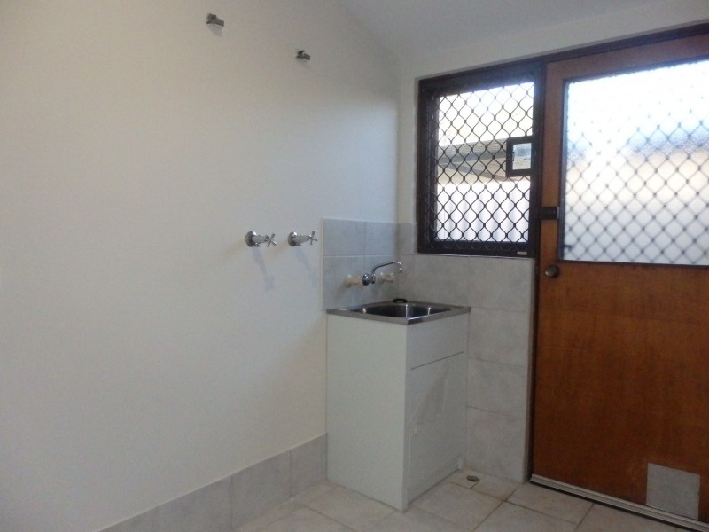 39 Seabrooke Ave, Rockingham WA 6168