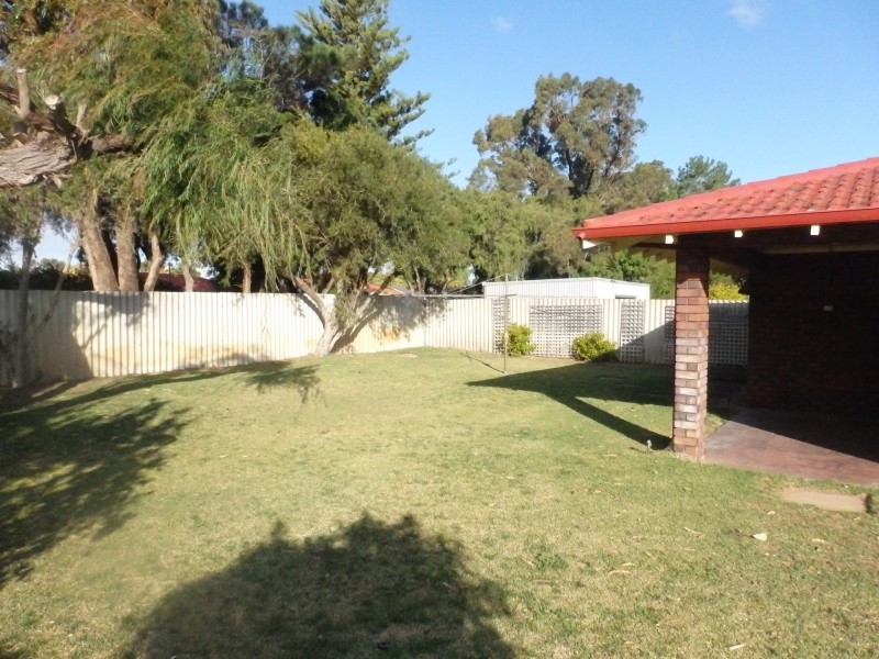 39 Seabrooke Ave, Rockingham WA 6168
