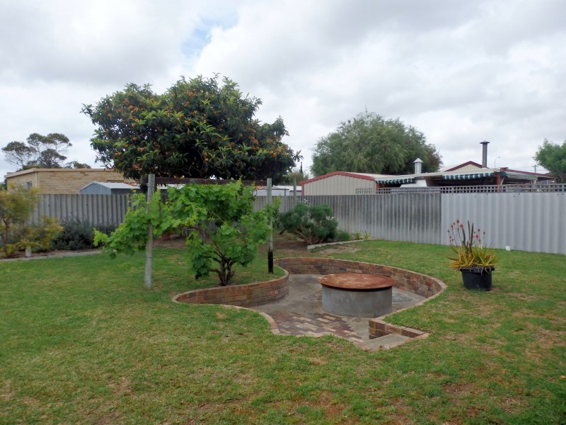 10 Rotohine Place, Cooloongup WA 6168