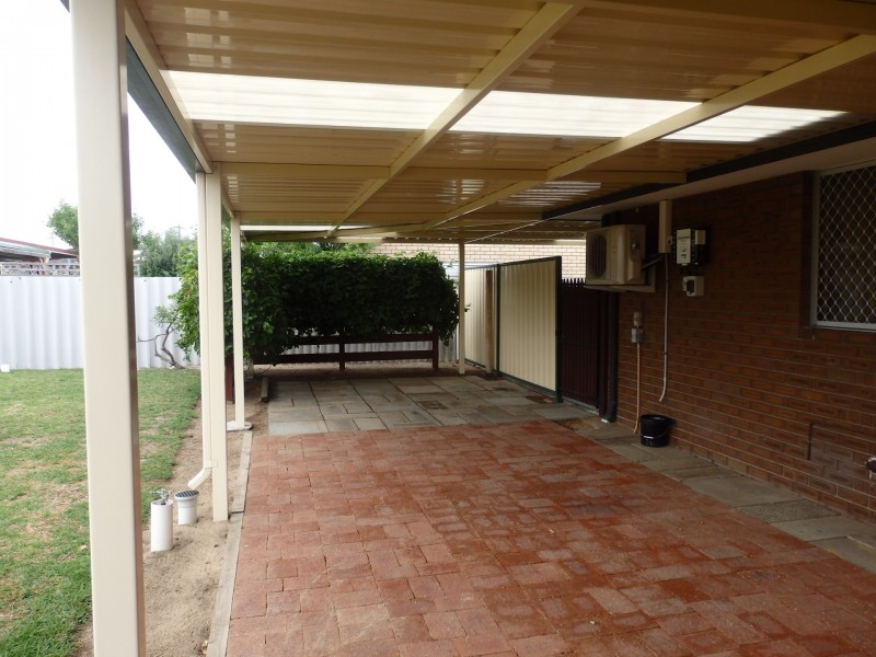 10 Rotohine Place, Cooloongup WA 6168
