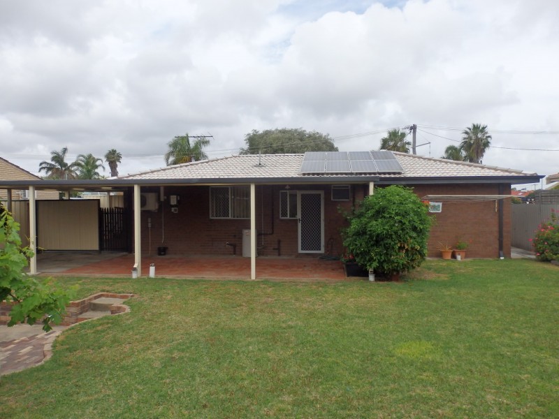 10 Rotohine Place, Cooloongup WA 6168