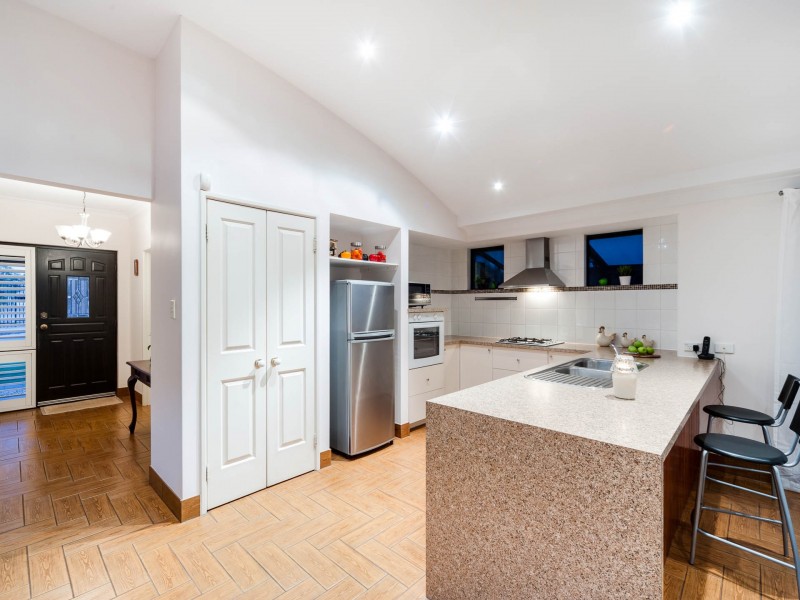 8 Abingdon Crescent, Wellard WA 6170