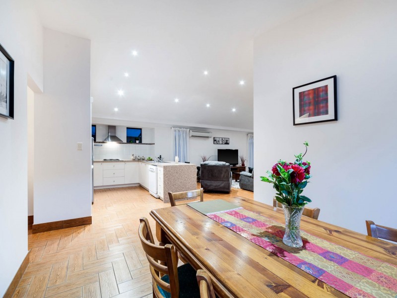 8 Abingdon Crescent, Wellard WA 6170