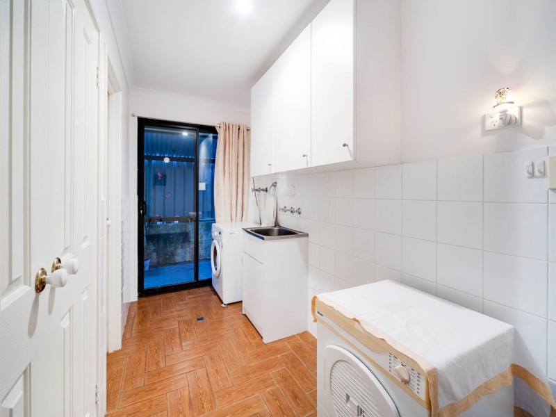 8 Abingdon Crescent, Wellard WA 6170