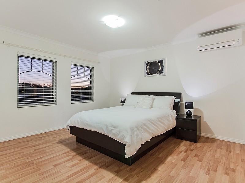 11 Petersfield Lane, Wellard WA 6170