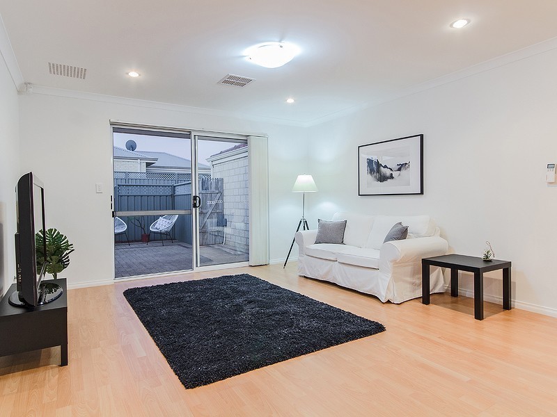 11 Petersfield Lane, Wellard WA 6170