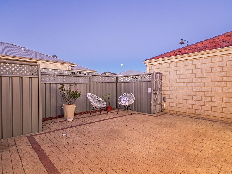 11 Petersfield Lane, Wellard WA 6170