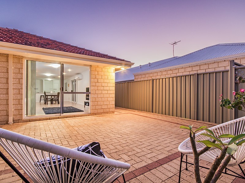 11 Petersfield Lane, Wellard WA 6170