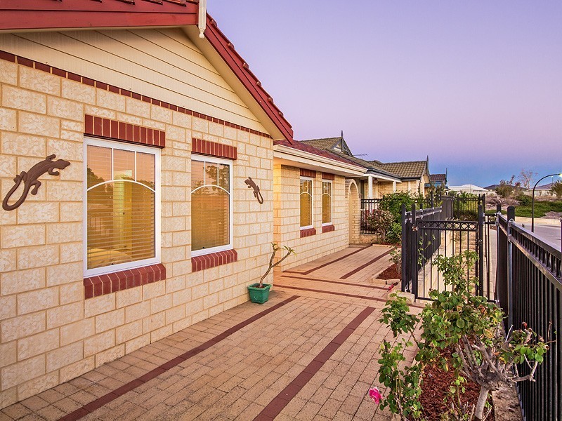 11 Petersfield Lane, Wellard WA 6170