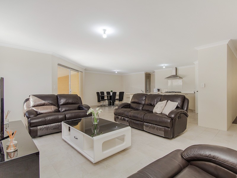26 Tetbury Way, Wellard WA 6170