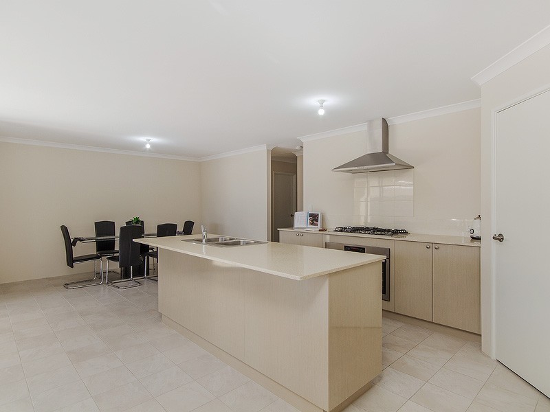 26 Tetbury Way, Wellard WA 6170
