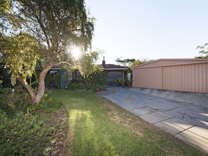 1 Robert Place, Calista WA 6167