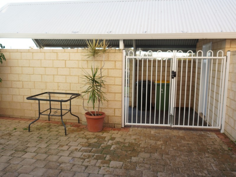 Unit 9/24 Morrit Way, Parmelia WA 6167