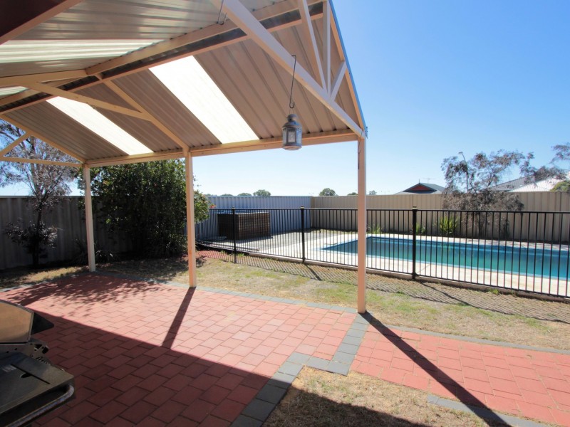 4 Stokesay Street, Orelia WA 6167