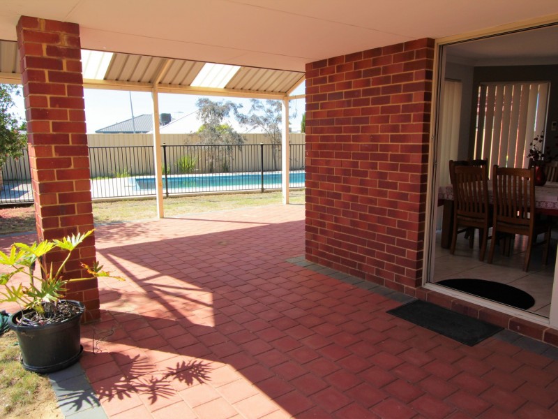 4 Stokesay Street, Orelia WA 6167