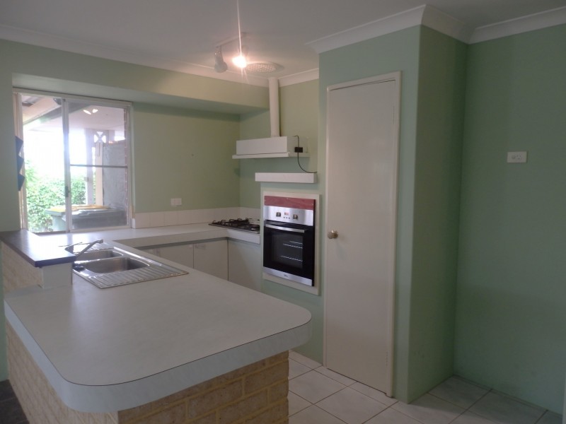 12 Ferris Green, Parmelia WA 6167