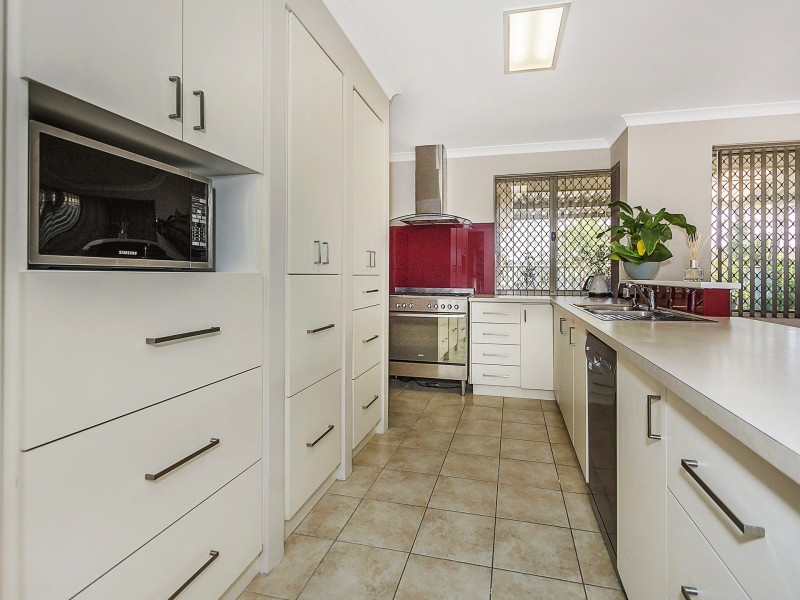 1 Kooden View, Leda WA 6170