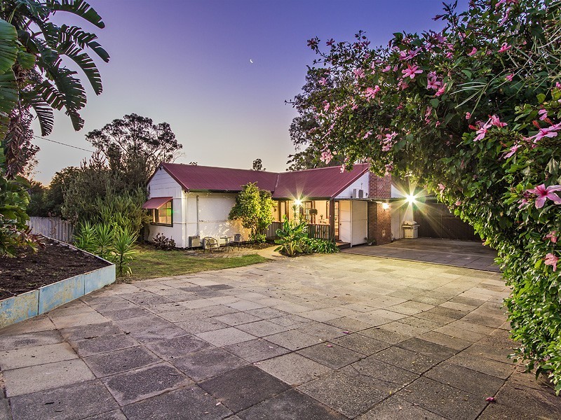 20 Grover Way, Medina WA 6167