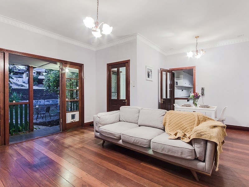 20 Grover Way, Medina WA 6167