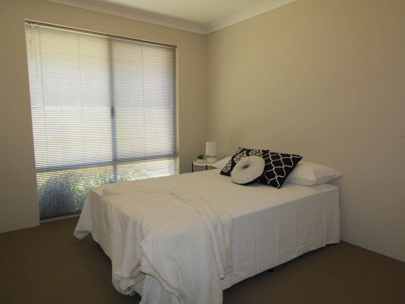 16 Moonstone Parkway, Wellard WA 6170